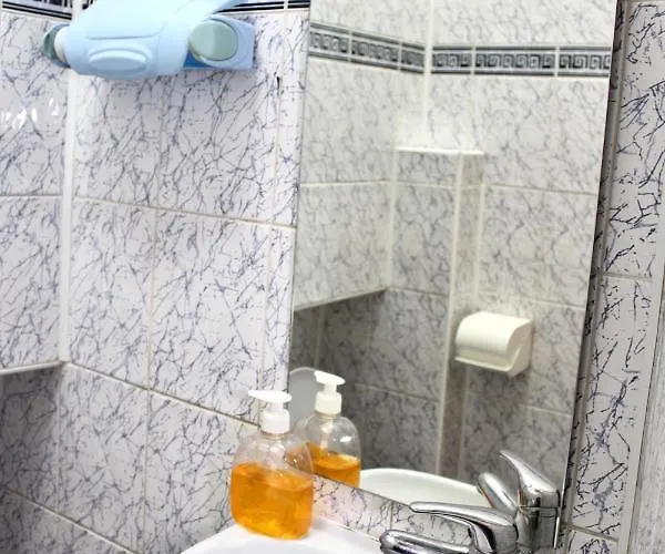 адмирал Hostal *