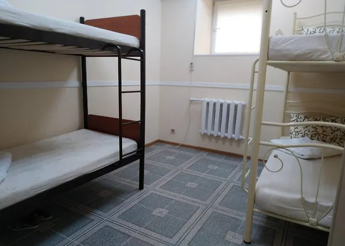 адмирал Hostel *